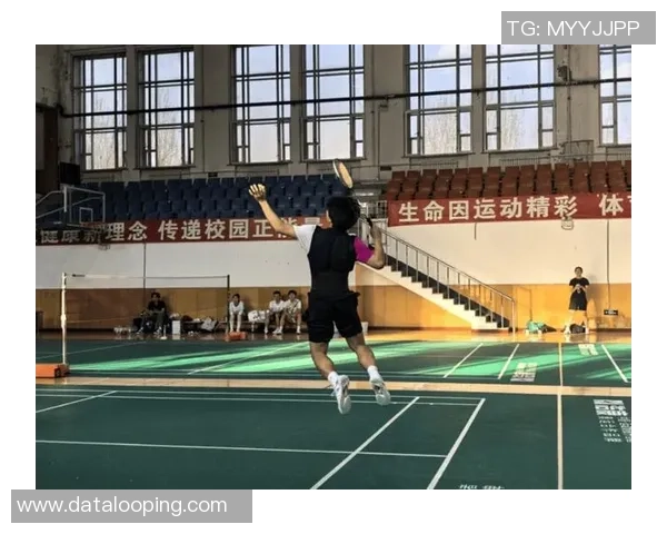 杭州羽毛球队在城市联赛中以73分稳居积分榜首位展现强劲实力